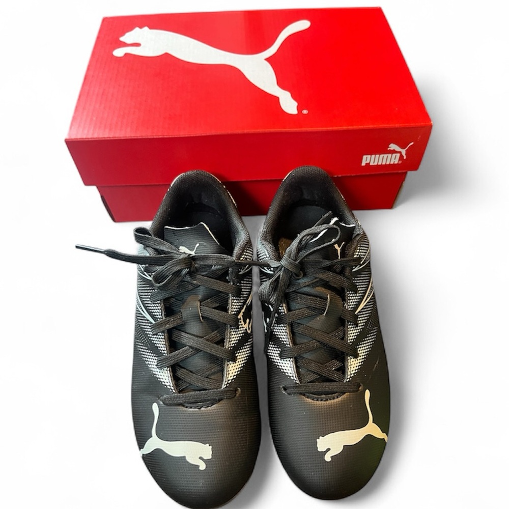 Puma soccer cleats black and silver size 1.5